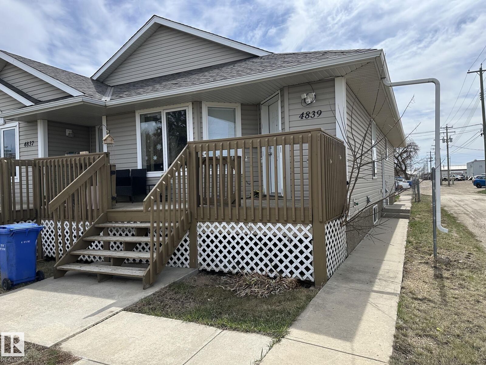 Property Photo:  4839 54 Avenue  AB T9A 0T8 