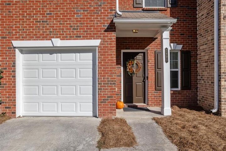 Property Photo: 2401 Heritage Park Circle NW 14 GA 30144