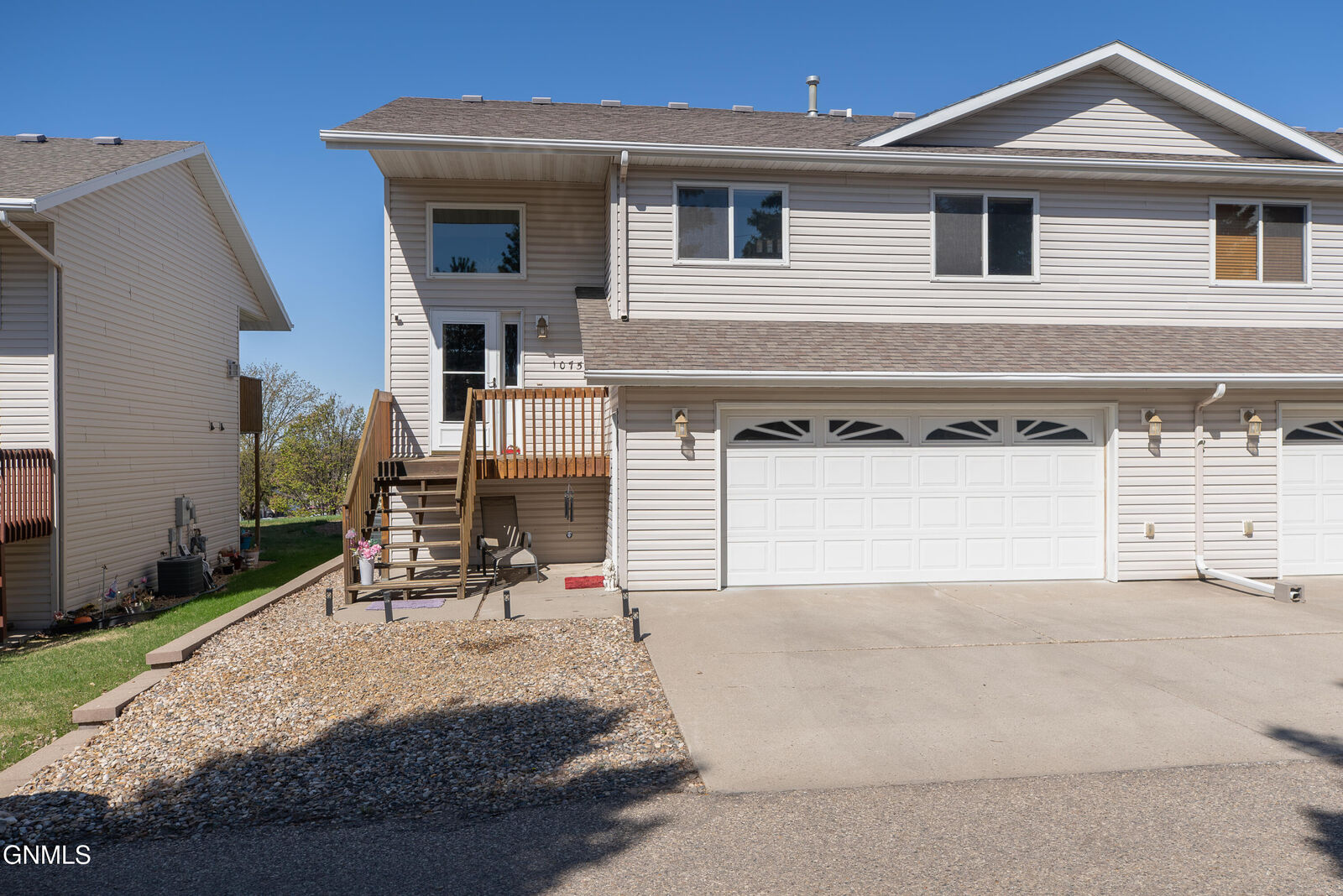 Property Photo: 1075 Turnpike Avenue E ND 58501