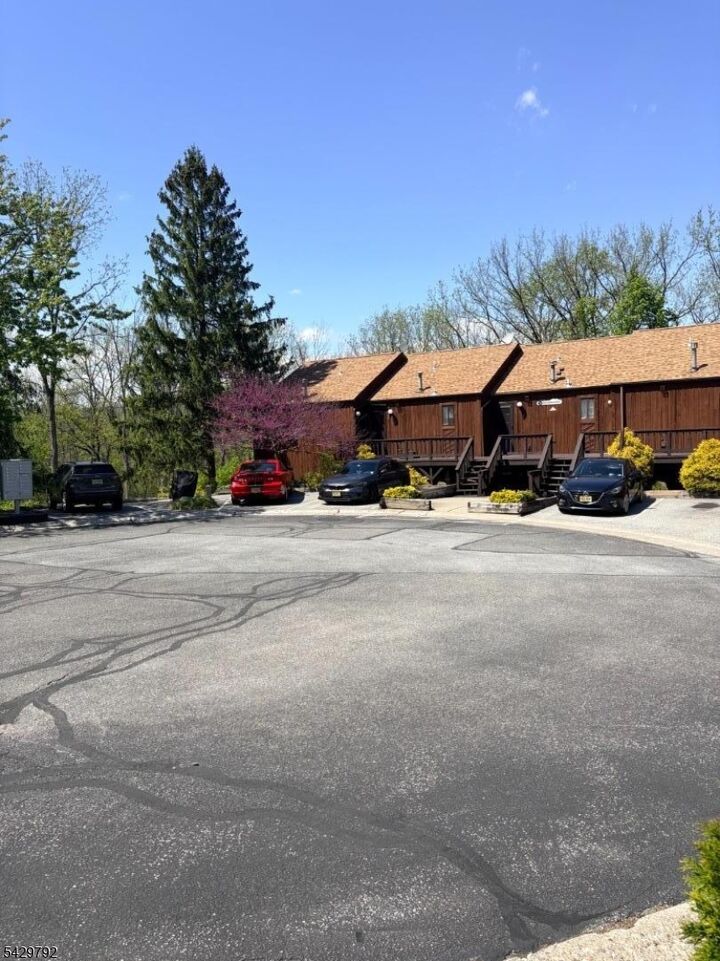 Property Photo:  2 Jackson Hole Rd 5  NJ 07462 
