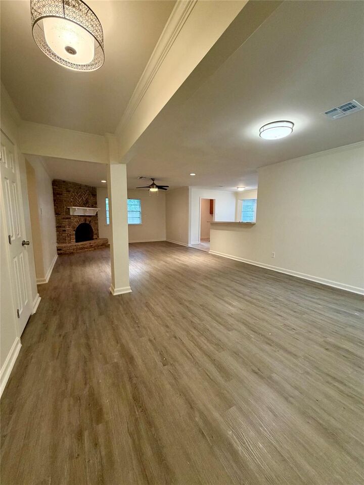 Property Photo:  5422 Winding Way Drive  TX 77091 