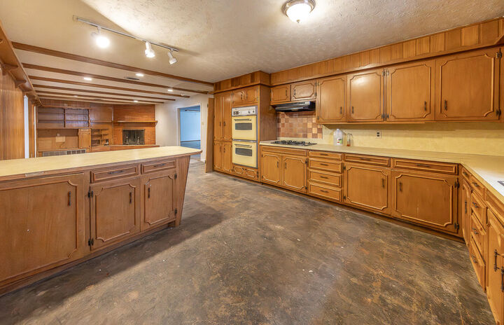 Property Photo:  5215 27th Street  TX 79407 