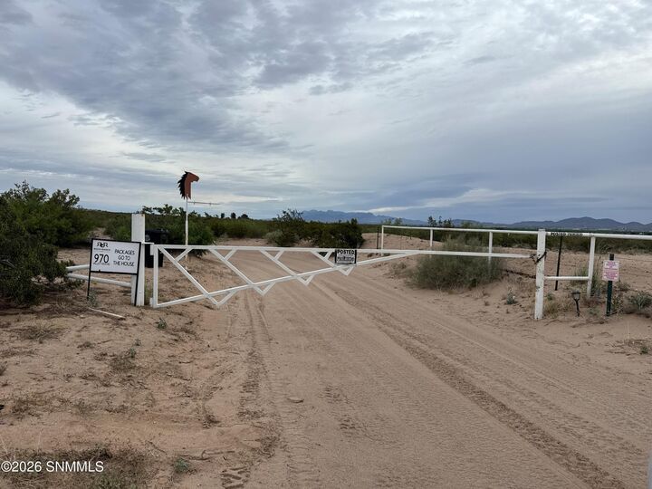 Property Photo:  970 Valley Vista Drive  NM 88021 
