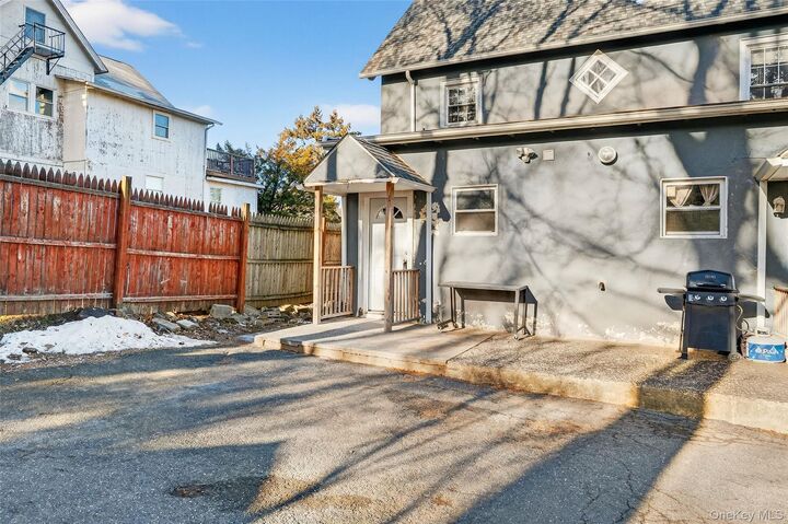Property Photo:  21 Elysian Avenue C  NY 10960 