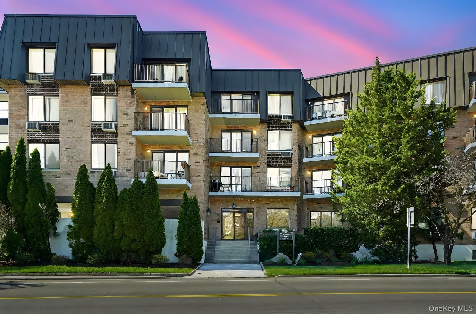 Property Photo:  560 Halstead Avenue 3L  NY 10528 