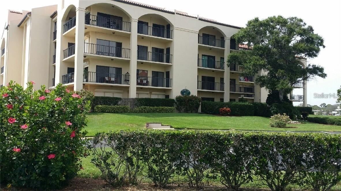 Property Photo:  328 Mariner Drive 328  FL 34689 