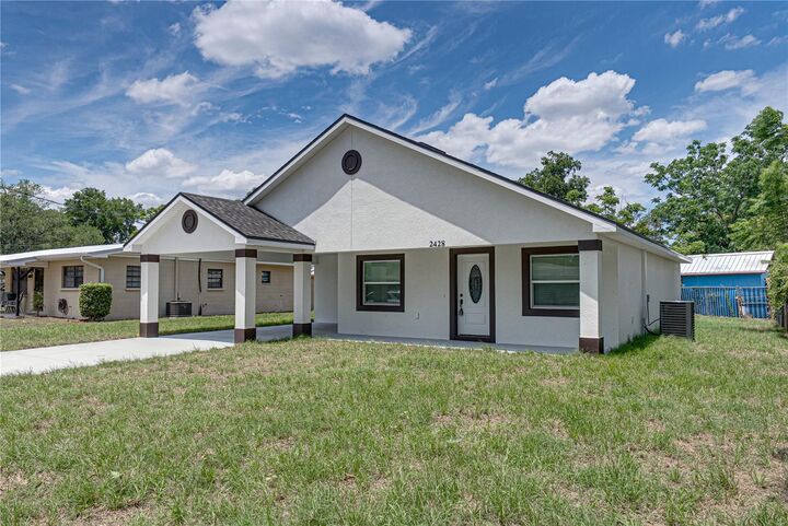 Property Photo:  2428 Mosswood Lane  FL 33801 