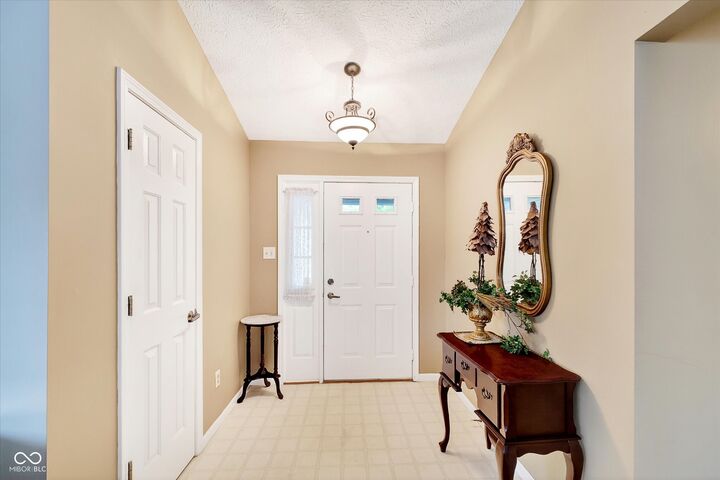 Property Photo:  1541 Brook Pointe Drive  IN 46234 
