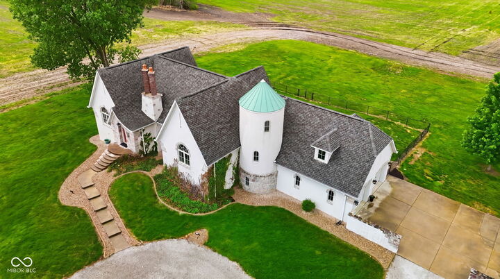 Property Photo:  1646 E 600 N  IN 46184 