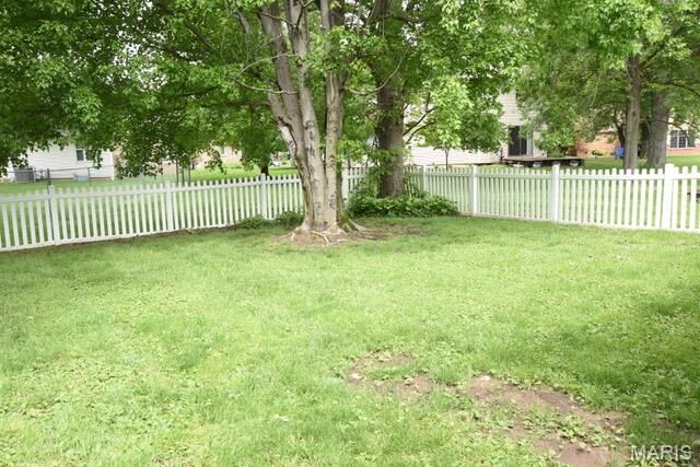 Property Photo:  1207 Chancellor Drive  IL 62025 