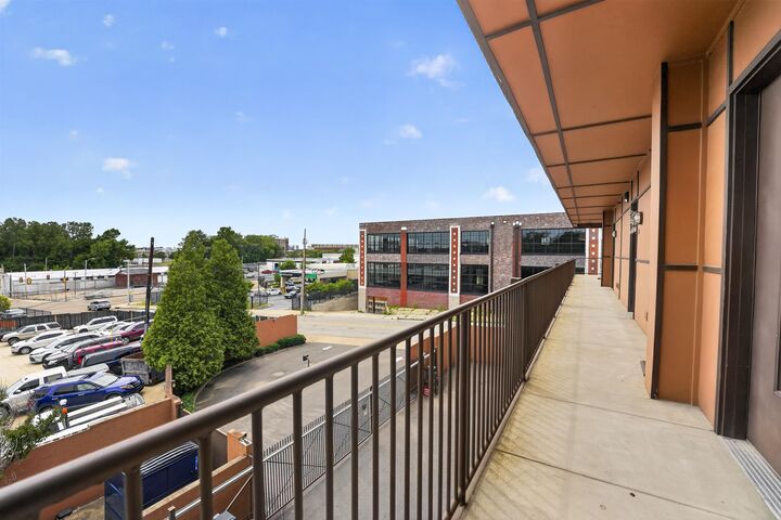 Property Photo:  437 Monroe Ave 111  TN 38103 