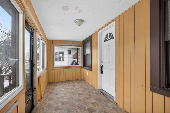 Property Photo:  1110 E North Street  MI 49202 