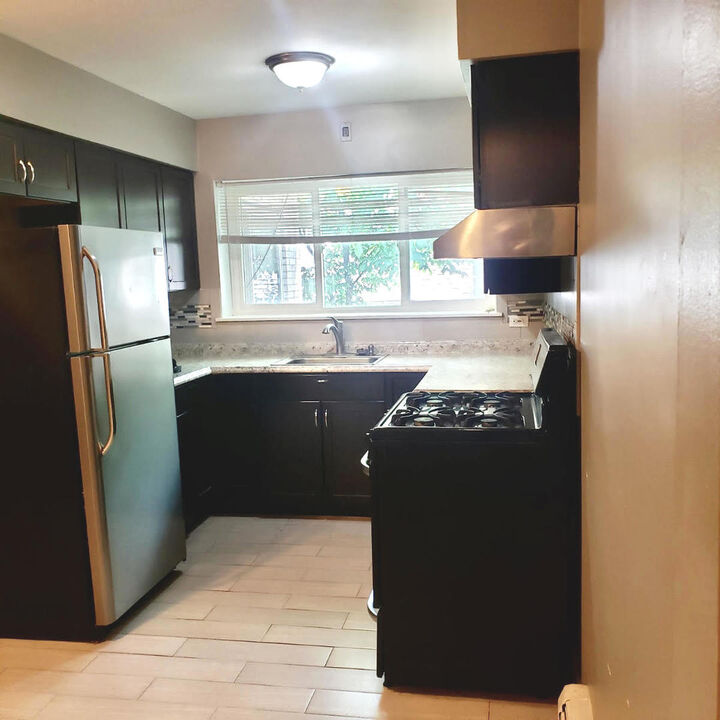 Property Photo:  