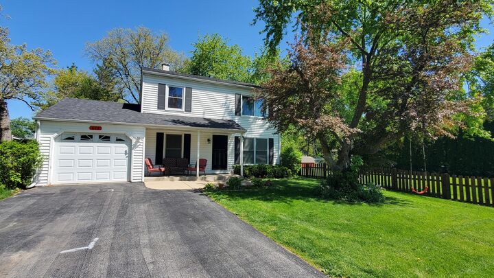 Property Photo:  678 Ray Avenue  IL 60185 