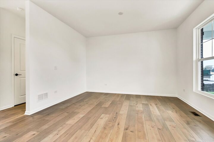 Property Photo:  