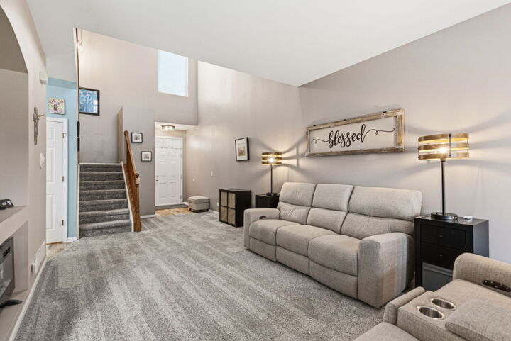 Property Photo:  136 Durango Drive  IL 60136 