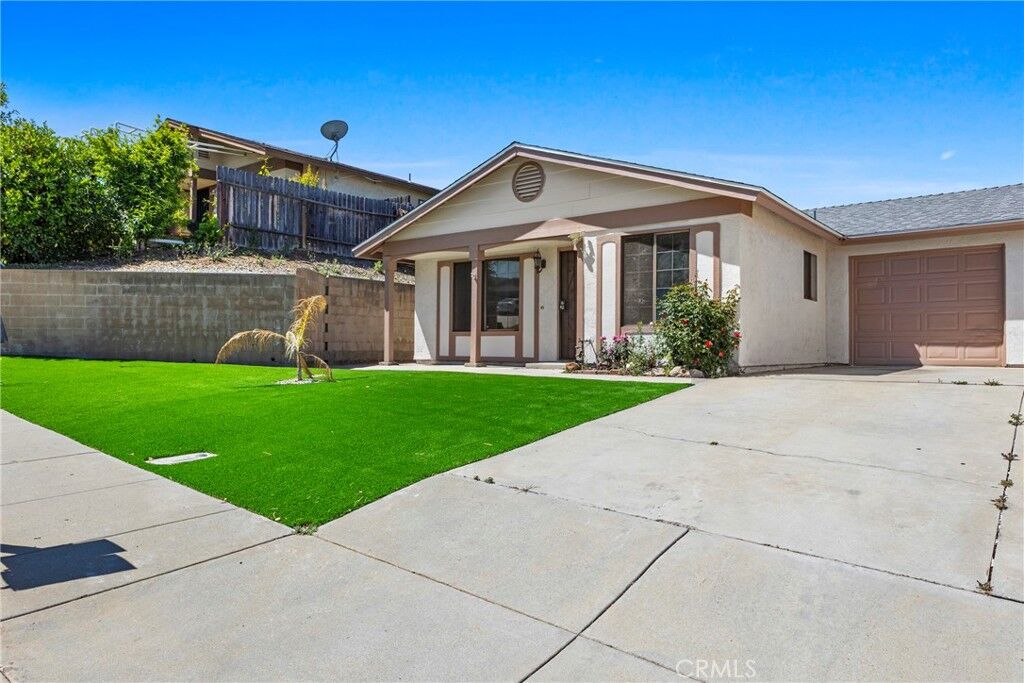 Property Photo: 28275 Los Cielos CA 92586