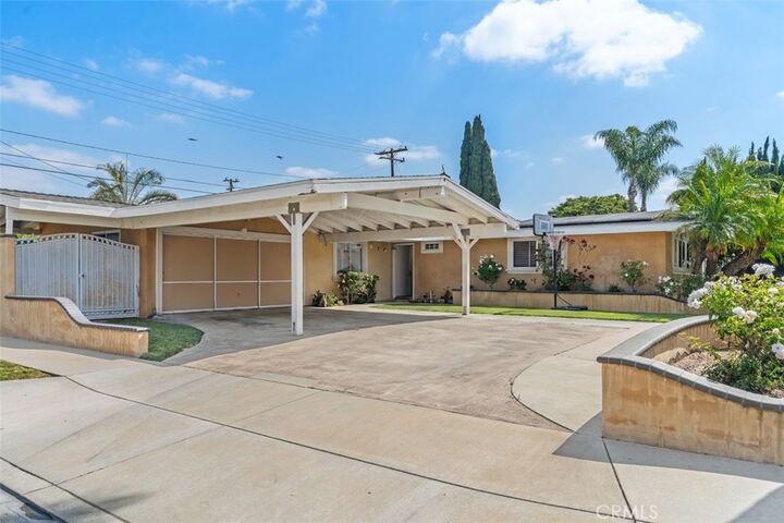 Property Photo:  2113 W Niobe  CA 92804 