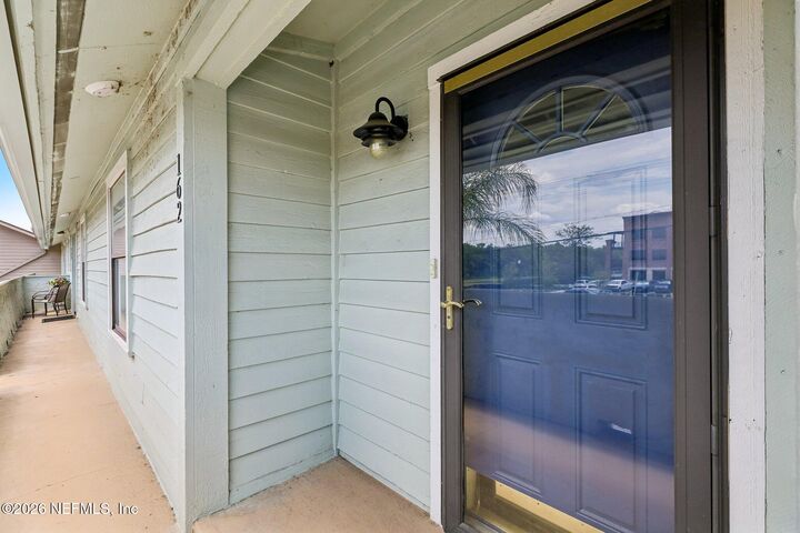 Property Photo:  162 Governor Street 206  FL 32043 
