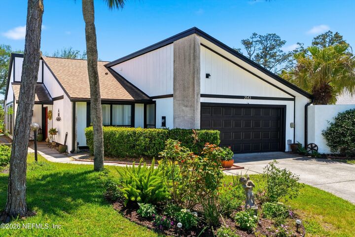 Property Photo:  2543 Dauphine Court E  FL 32082 