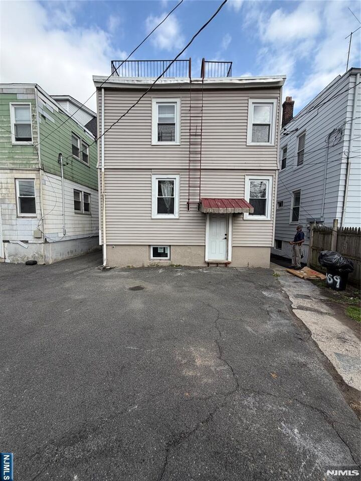 Property Photo:  459 Norwood Street  NJ 07018 