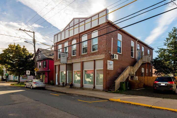 21 Queen Street — photo 1
