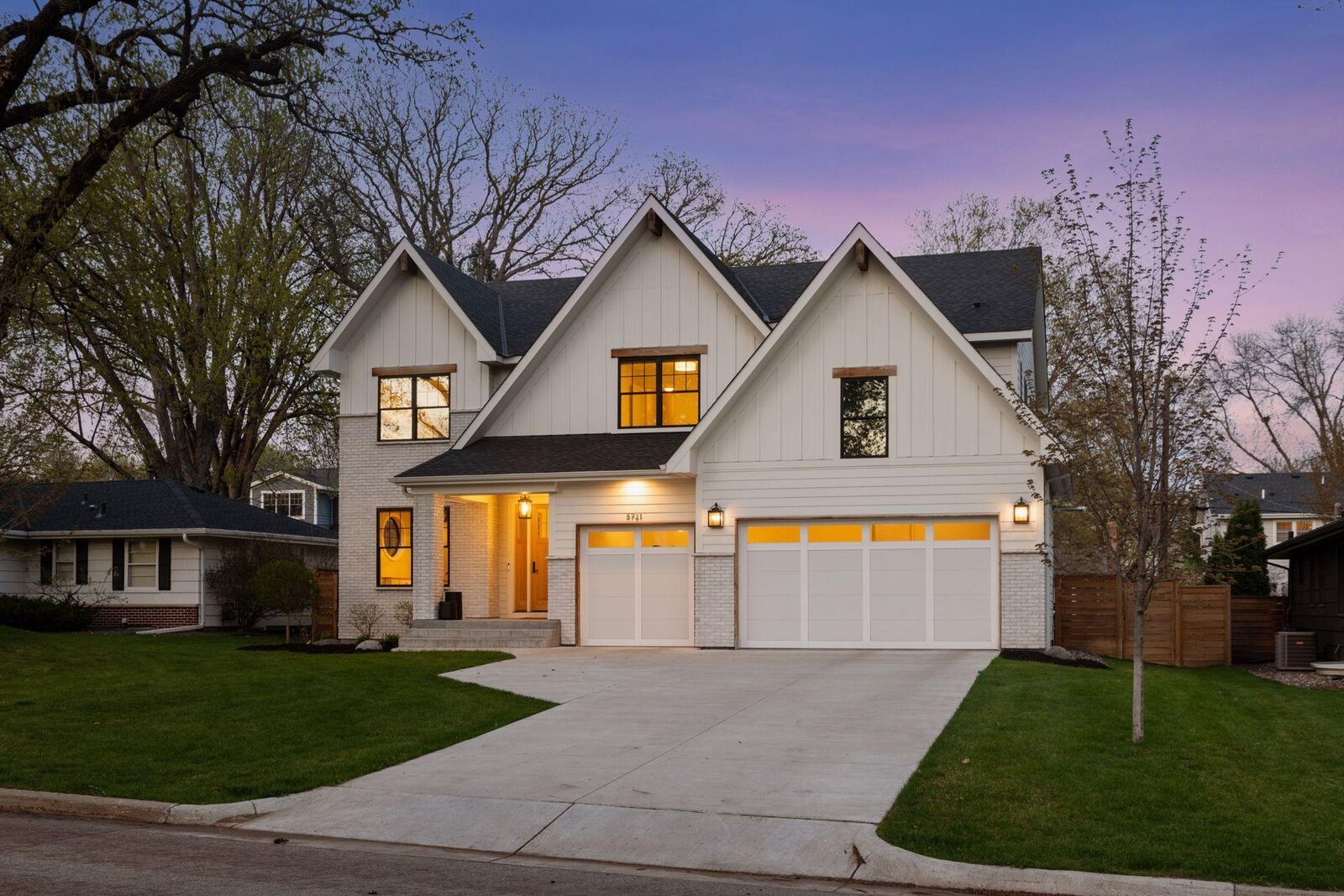 Property Photo:  5721 Saint Johns Avenue  MN 55424 
