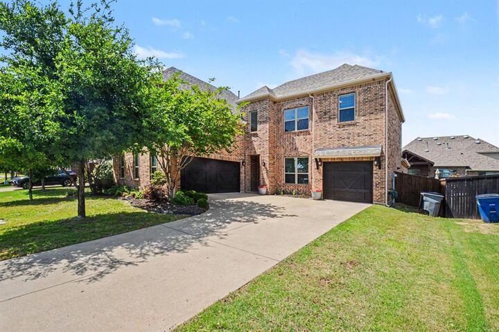 Property Photo: 1211 Great Meadows Drive TX 75098