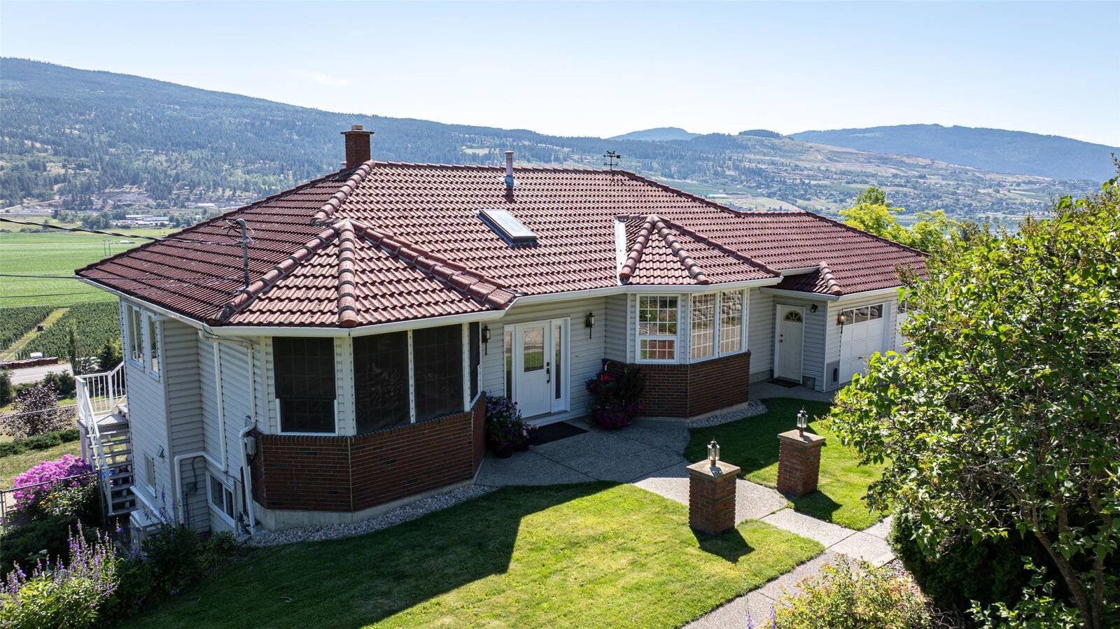 Property Photo: 160 Overlook Place BC V1H 1X1