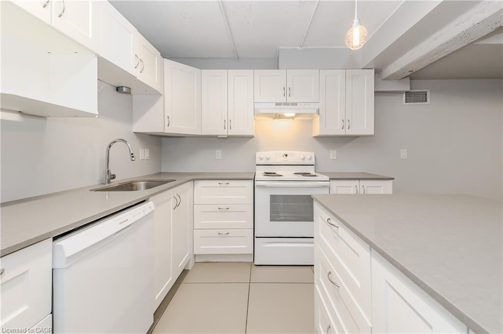Property Photo:  58 Beverly Street 101  ON N1R 3Z7 