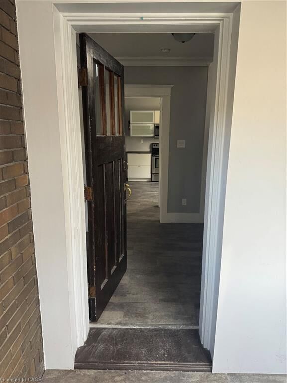 Property Photo:  61 Waterloo Drive  ON N2H 3V1 