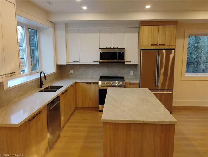 Property Photo:  288 Oakwood Crescent  ON L6K 1Y9 