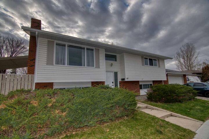 197 Oxford Road W — photo 1