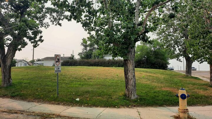 Property Photo: 112 Railway Avenue S AB T0J 2B0
