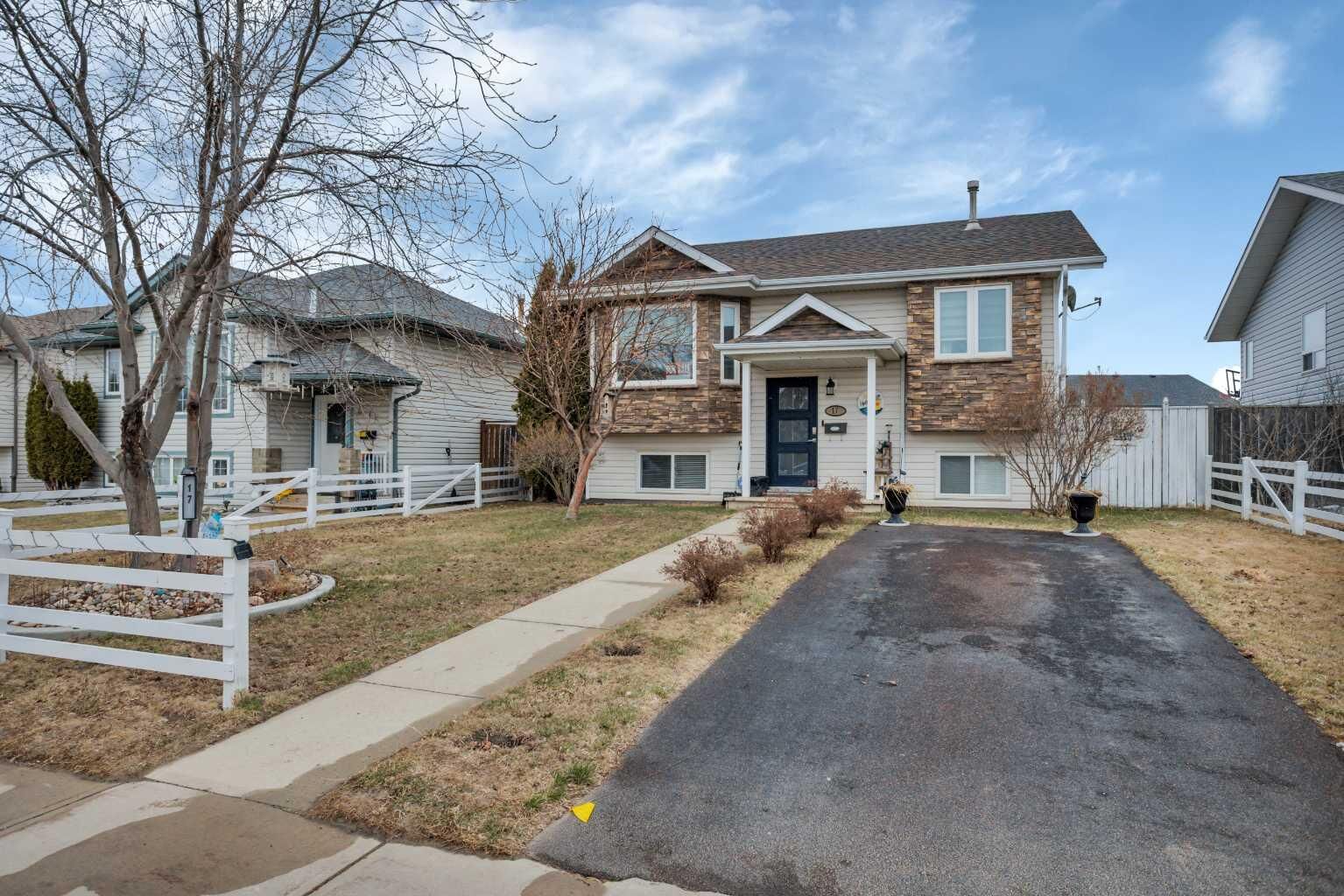 Property Photo:  17 Keast Way  AB T4P 3Z3 