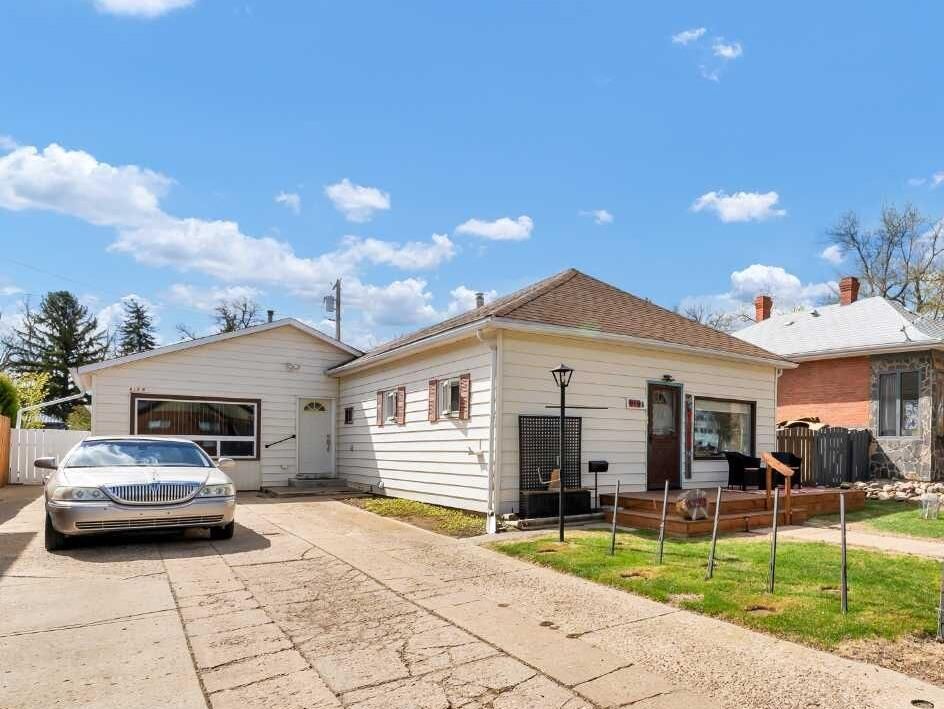 Property Photo:  819B 3 Street SE  AB T1A 0J4 