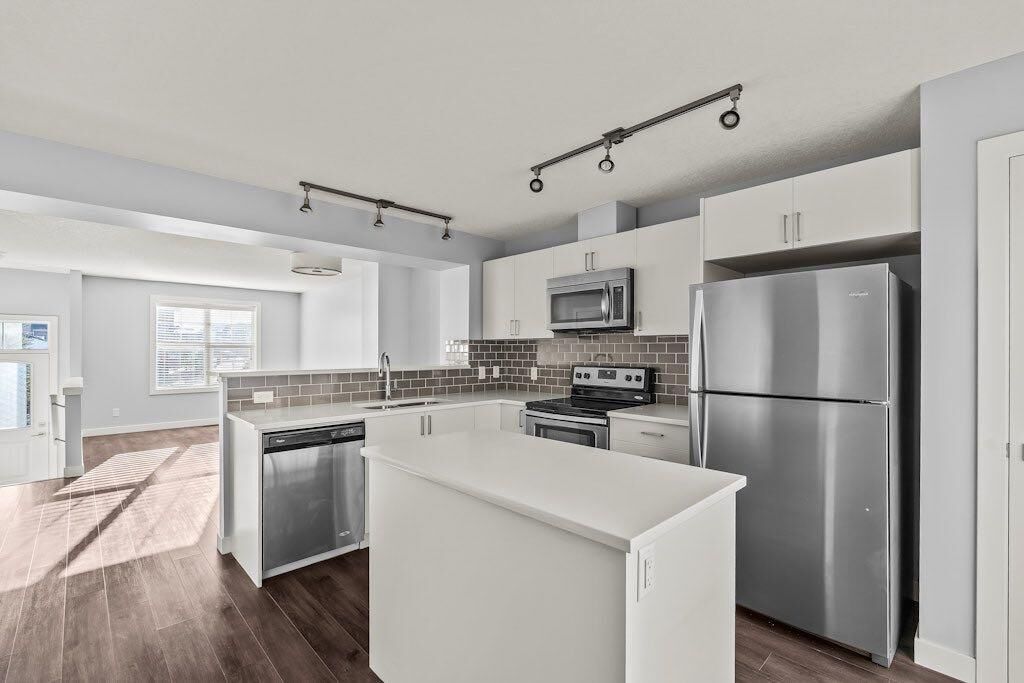 Property Photo:  4 Evanscrest Gardens NW  AB T3P 0S1 