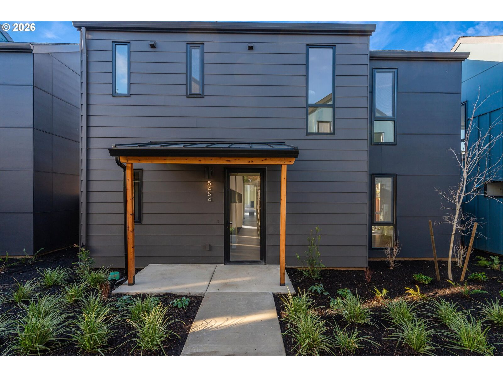 Property Photo: 5484 SE Boise St OR 97206