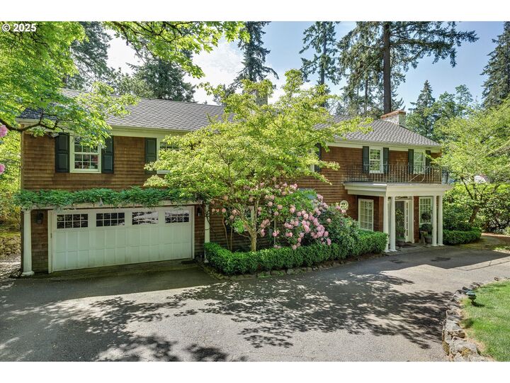 Property Photo:  149 Iron Mountain Blvd  OR 97034 