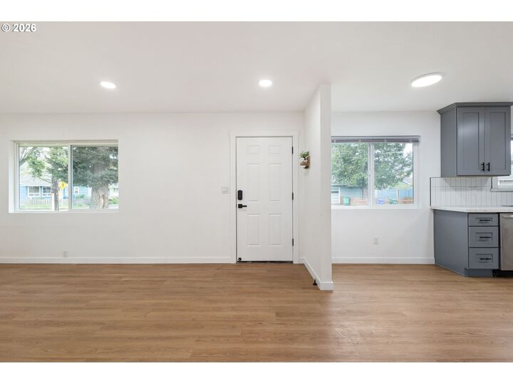 Property Photo:  8625 SE Knapp St  OR 97266 