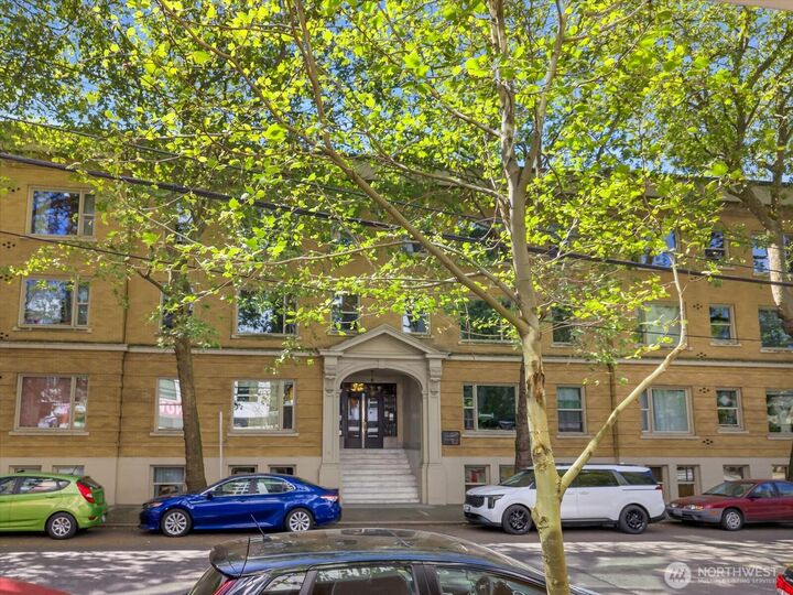 Property Photo:  7  Harrison Street 17  WA 98109 