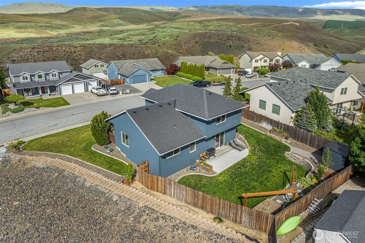 Property Photo:  2601  Aviation Dr  WA 98802 