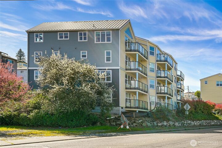 Property Photo:  705 N State Street 301  WA 98225 