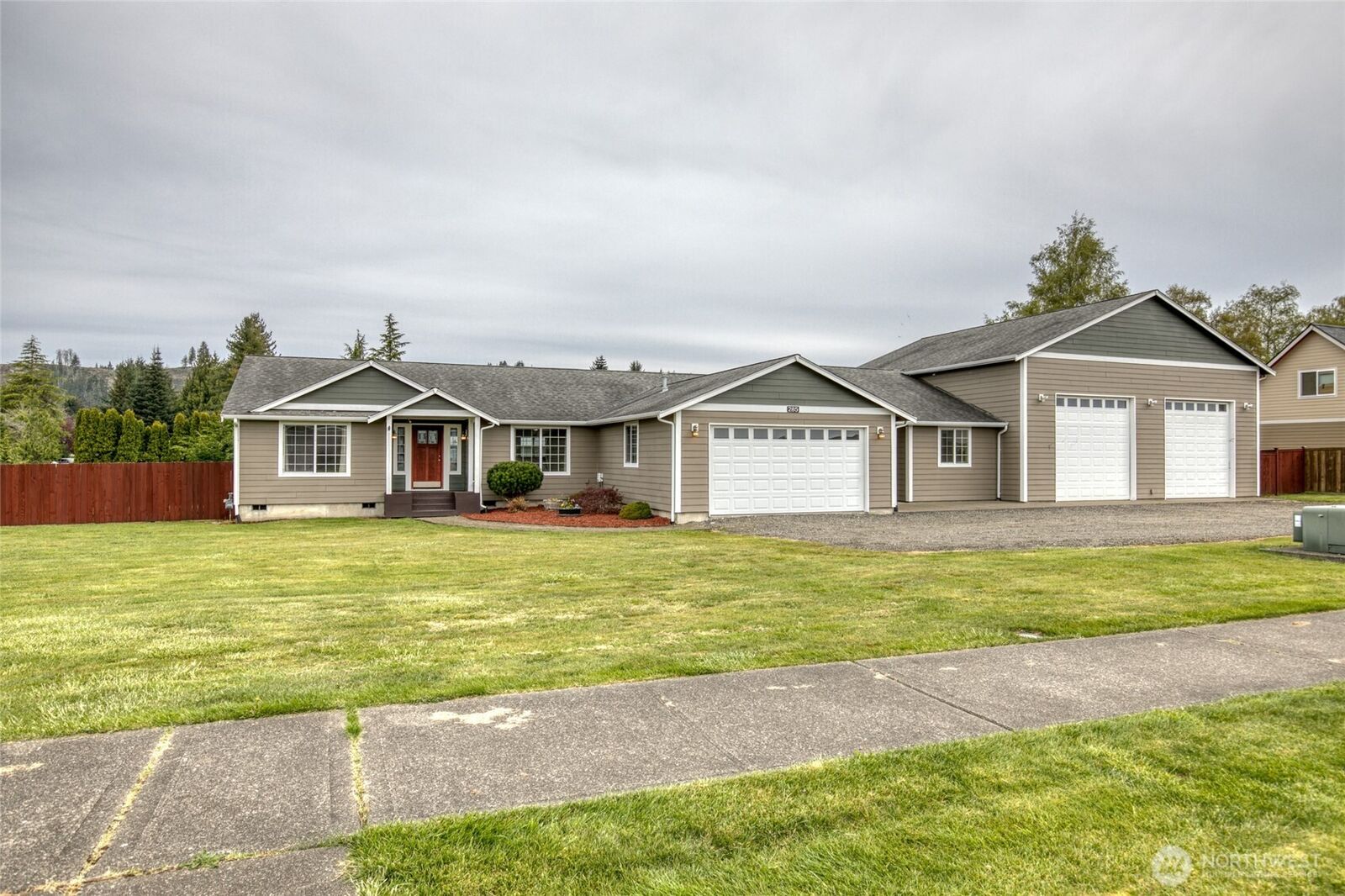 Property Photo:  285  Meadow Loop  WA 98563 