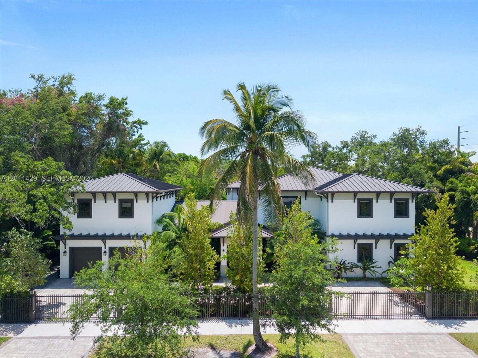 Property Photo:  8100 SW 96th St  FL 33156 