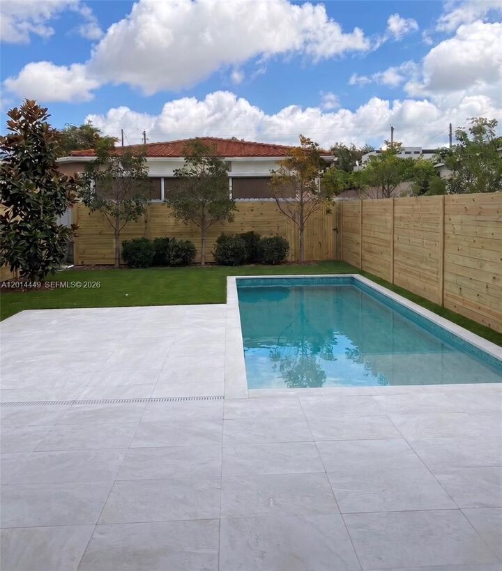 Property Photo:  1501 SW 21st St  FL 33145 
