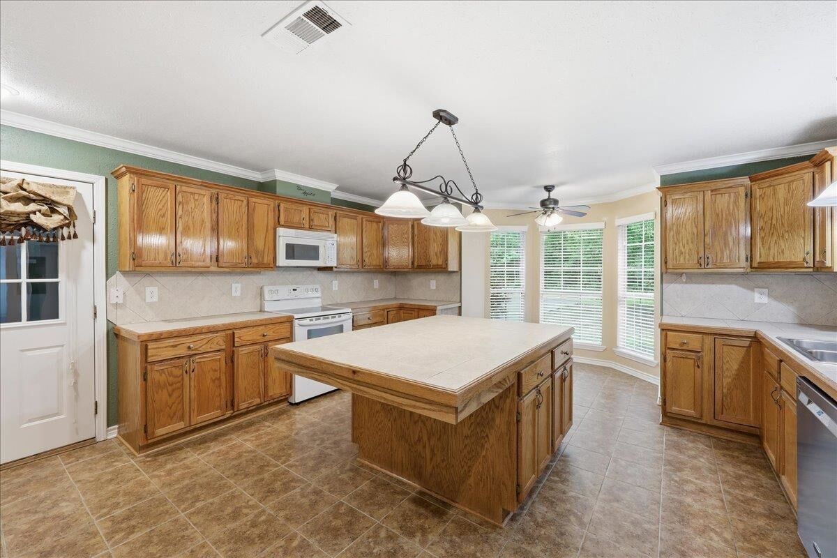 Property Photo:  2564 Highland Park Dr  TX 77632 