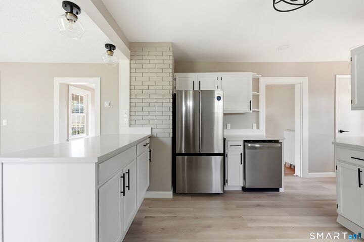 Property Photo:  82 West Street  CT 06070 