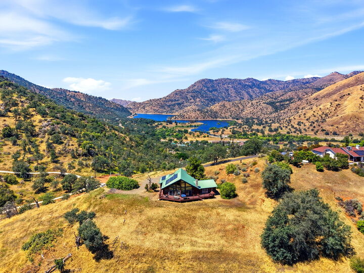 Property Photo: 40679 Crystal Drive CA 93271