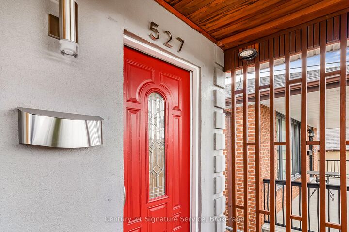 Property Photo:  527 Westmount Avenue  ON M6E 3N6 